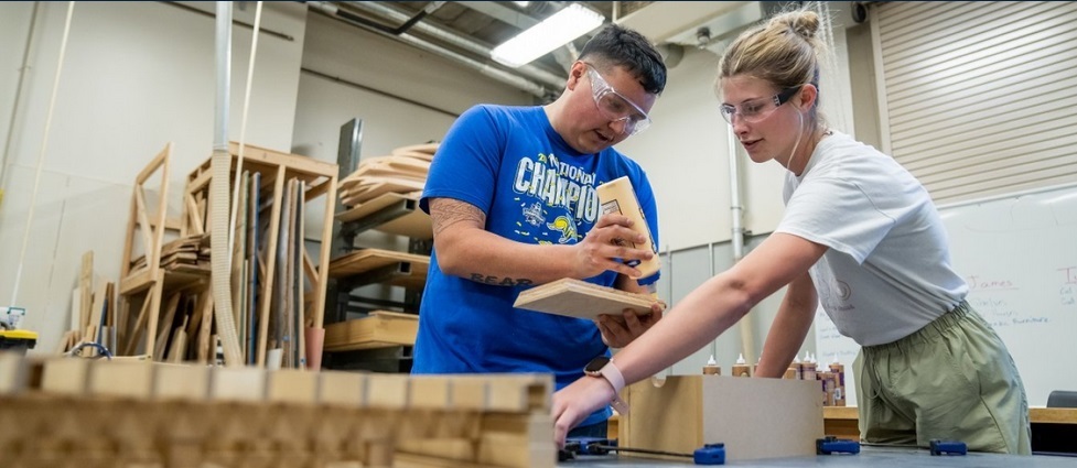 Students working in the architecture lab.